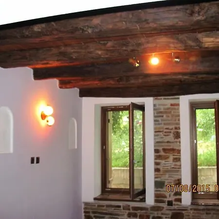 Ground Floor Stonehouse With Yard. Holiday home *