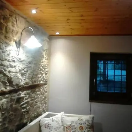 Ground Floor Stonehouse With Yard.