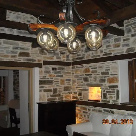 Ground Floor Stonehouse With Yard. Holiday home *